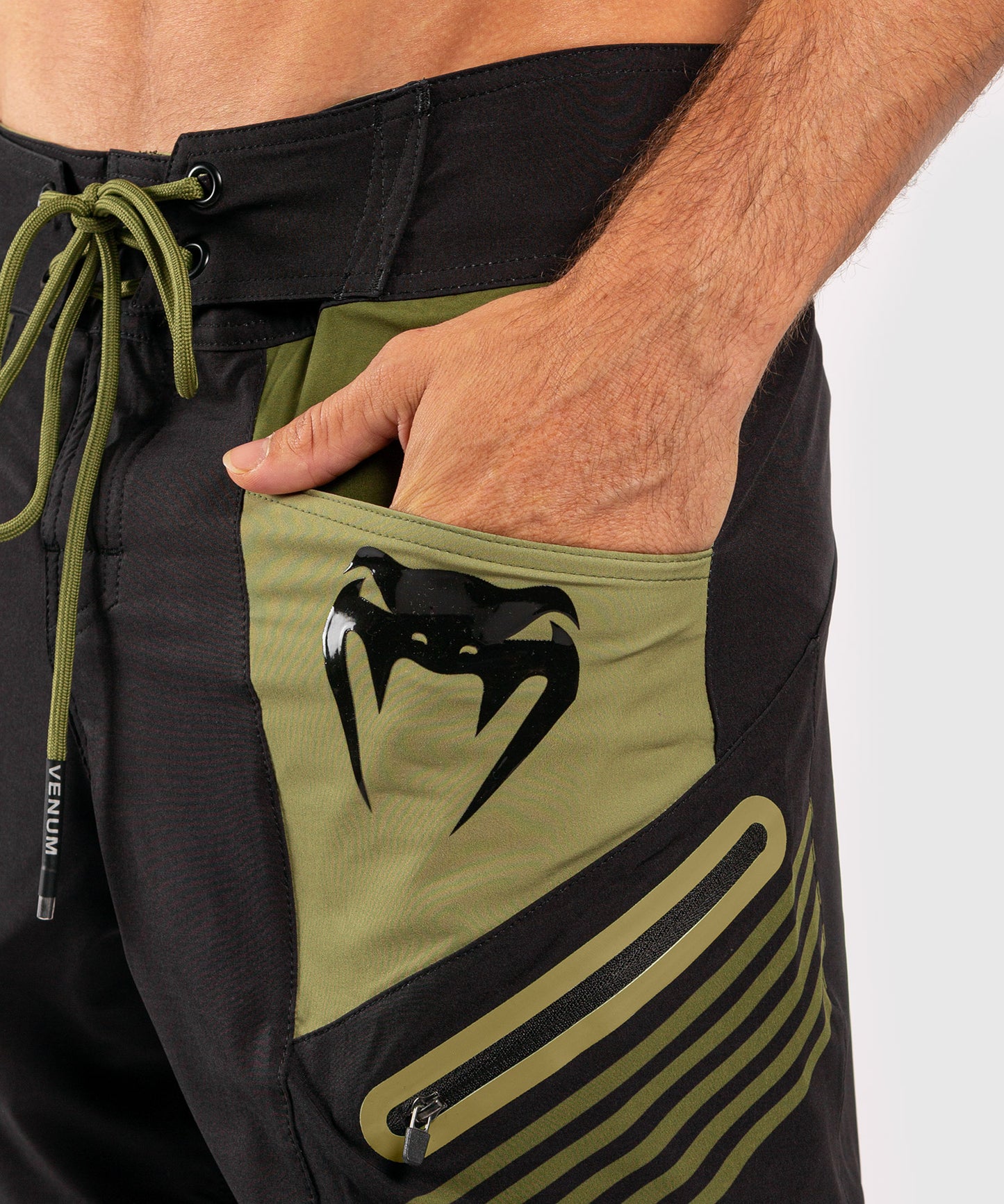 Pantaloncini da bagno Venum cargo - Nero/Verde