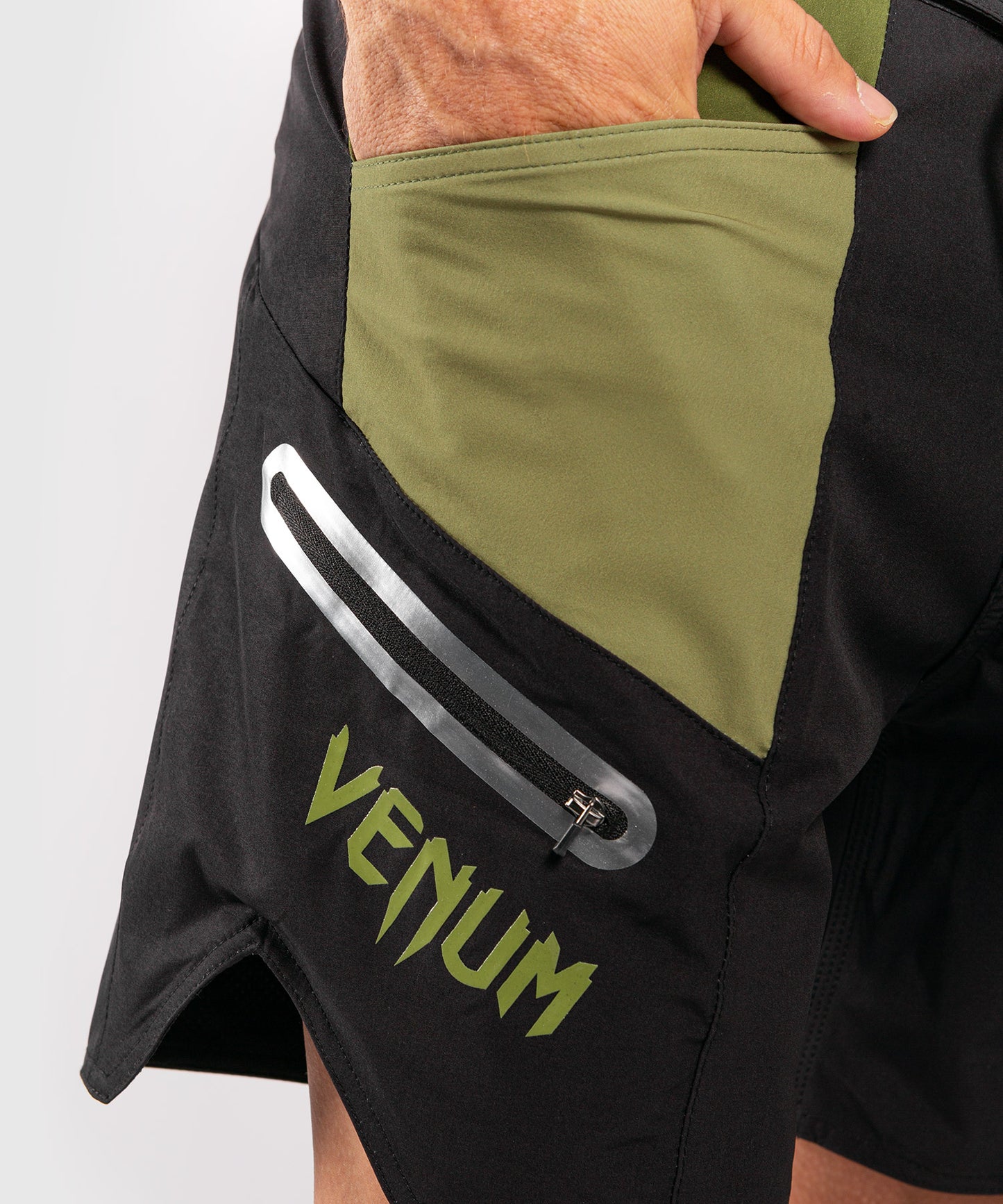 Pantaloncini da bagno Venum cargo - Nero/Verde