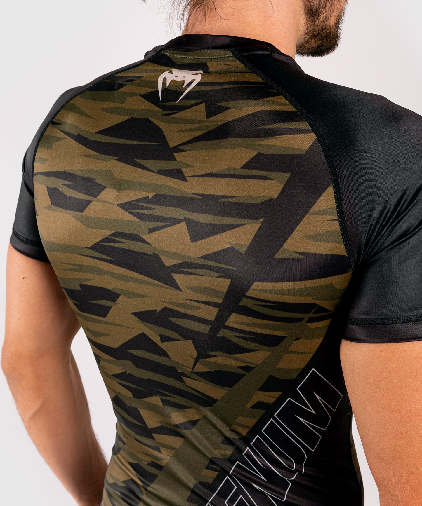 Rashguard Venum Contender 5.0 - maniche corte - Camo cachi