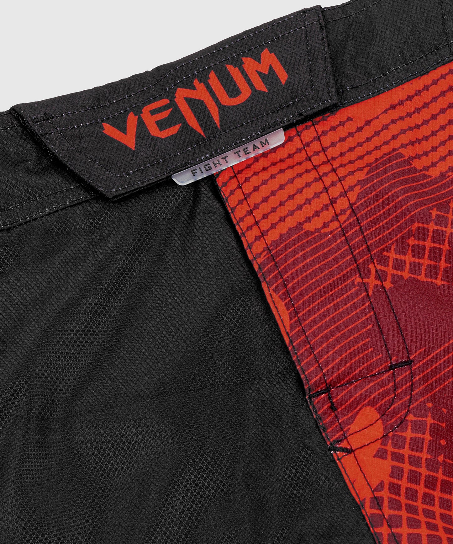 Pantaloncini MMA Venum Light 3.0 - Rosso/Nero