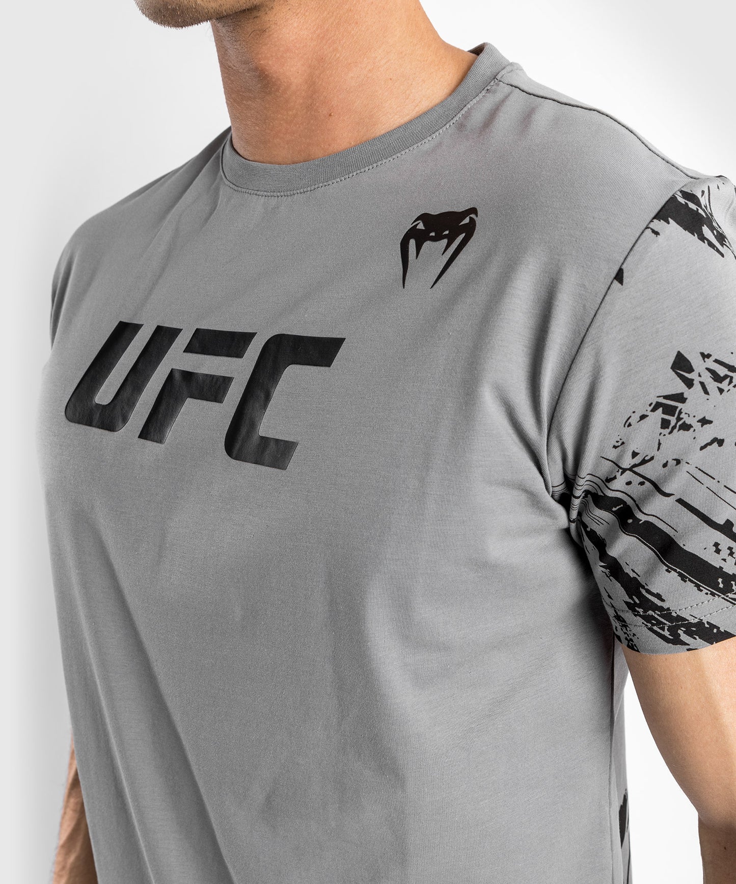 T-Shirt UFC Venum Authentic Fight Week 2.0 - Maniche corte - grigio