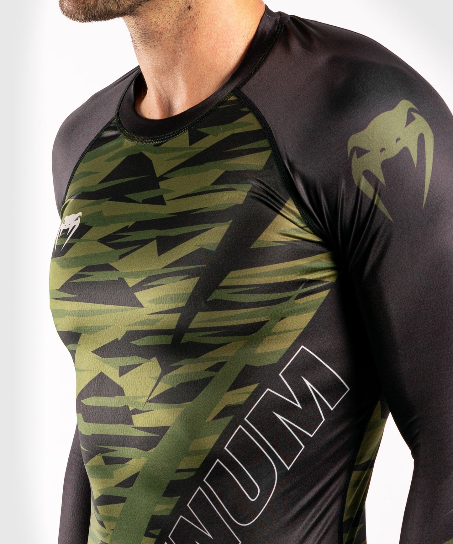 Rashguard Venum Contender 5.0 - maniche lunghe - Camo cachi