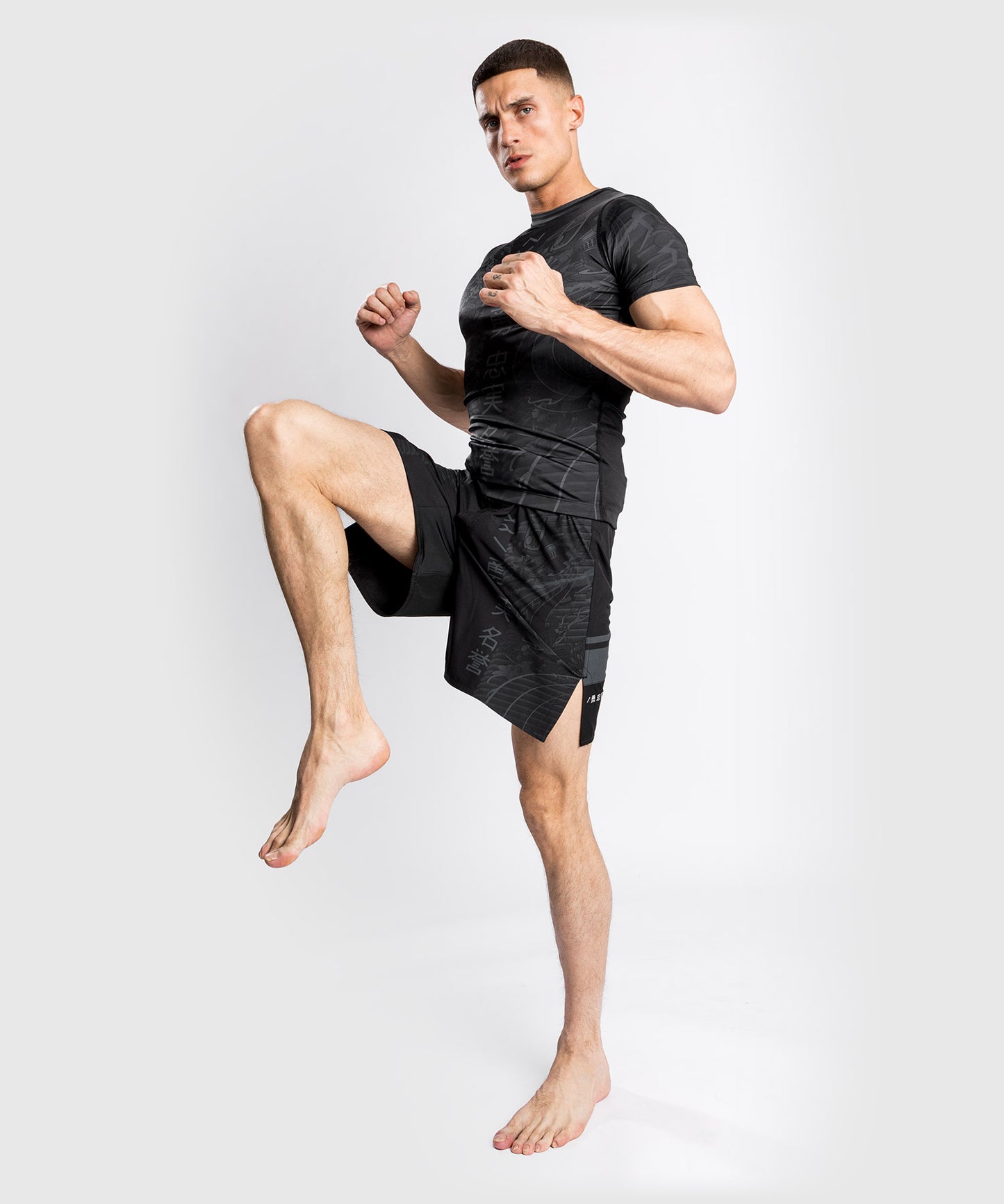 Pantaloncini da combattimento Venum YKZ21 - Nero/Nero
