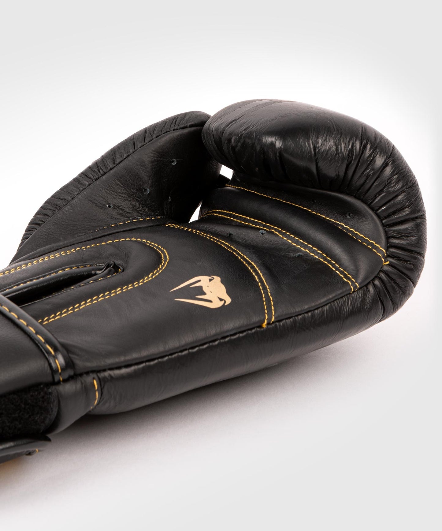 Guantoni da boxe professionali Venum Shield – Velcro - Nero/Nero-Oro