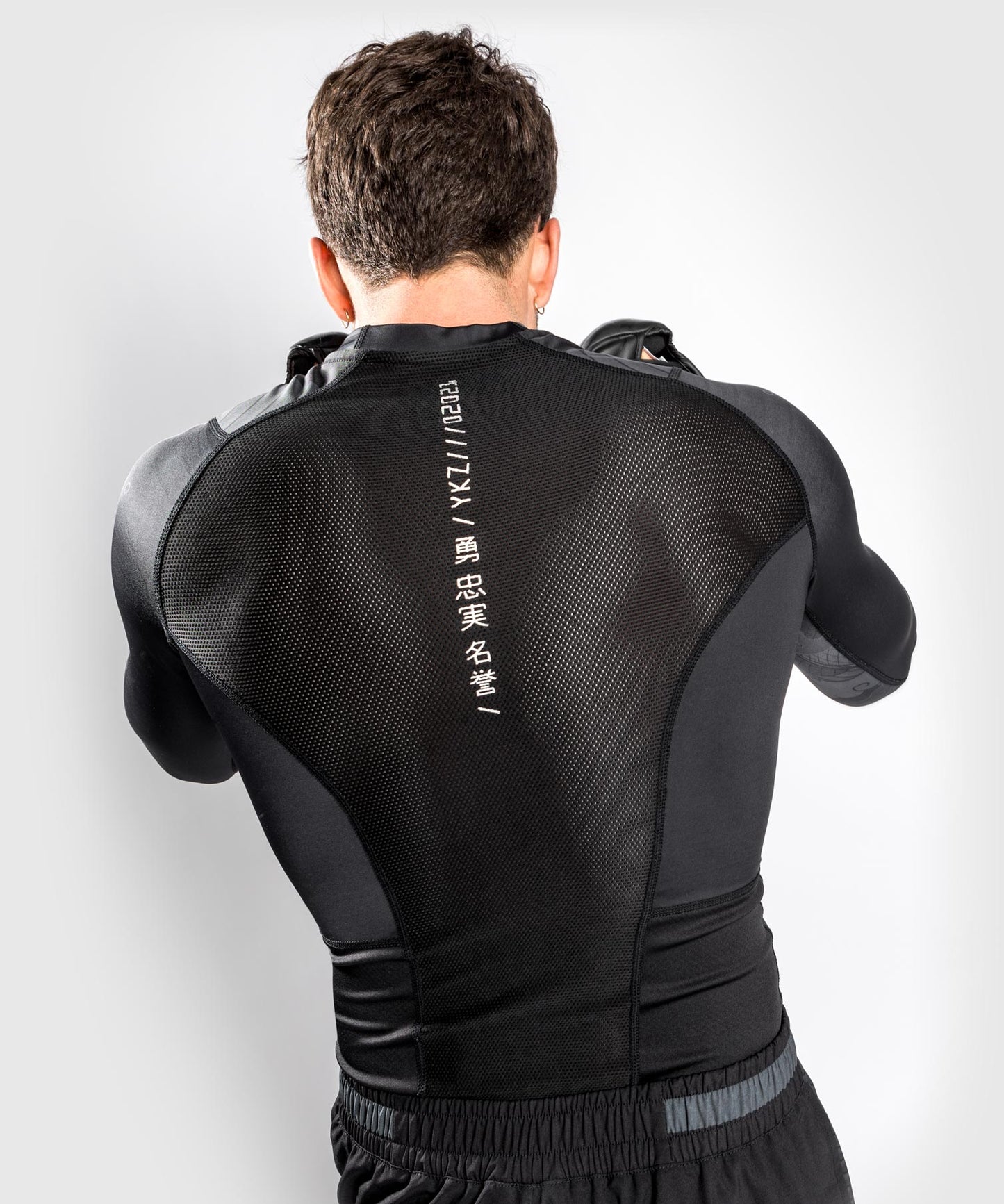 T-shirt a compressione Venum YKZ21 - Manica Lunga - Nero/Nero